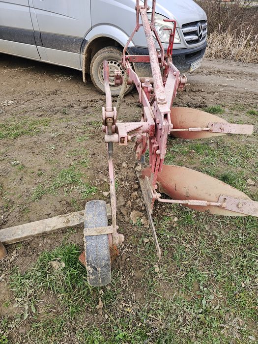 Продам плуг Krone 2x30