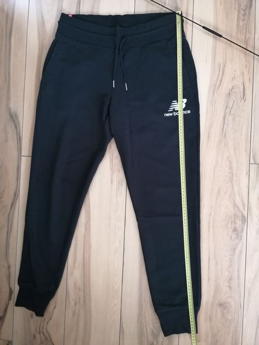 Spodnie dresowe new balance L
