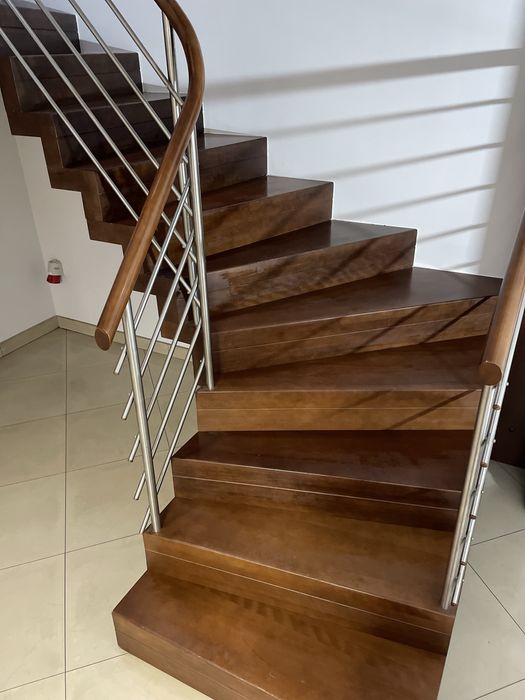 Schody używane dywanowe zabiegowe