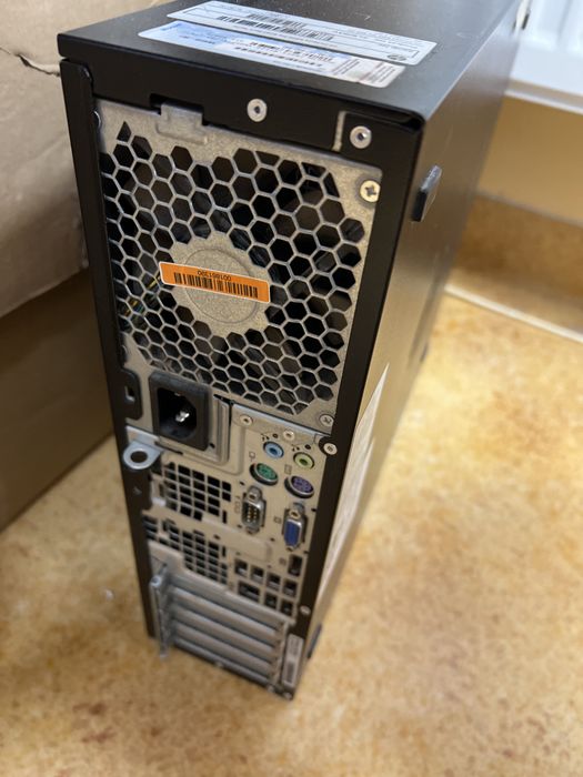 komputer stacjonarny HP Compaq 6200 Pro SFF (Small Form Factor).  Hp