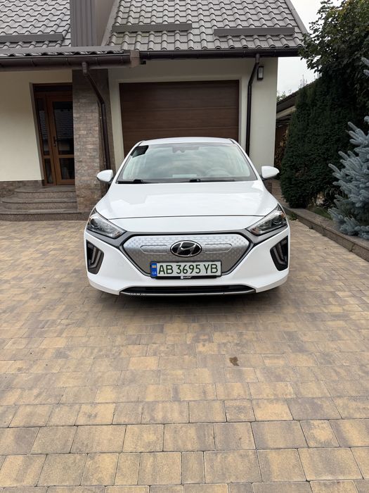 Hyundai Ioniq 2021 року