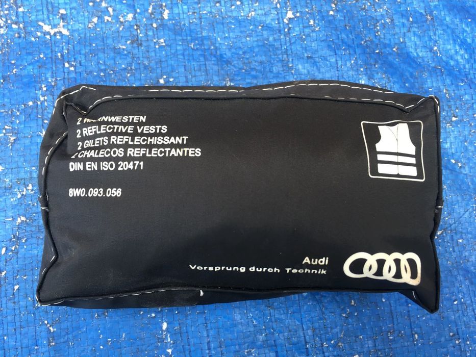 Audi A4 B9 Q5 80A Kamizelka Odblaskowa Ochronna 8W0093056