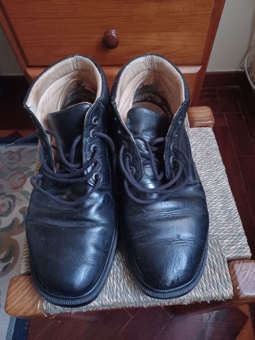 Botas e sapatos de homem tam 39