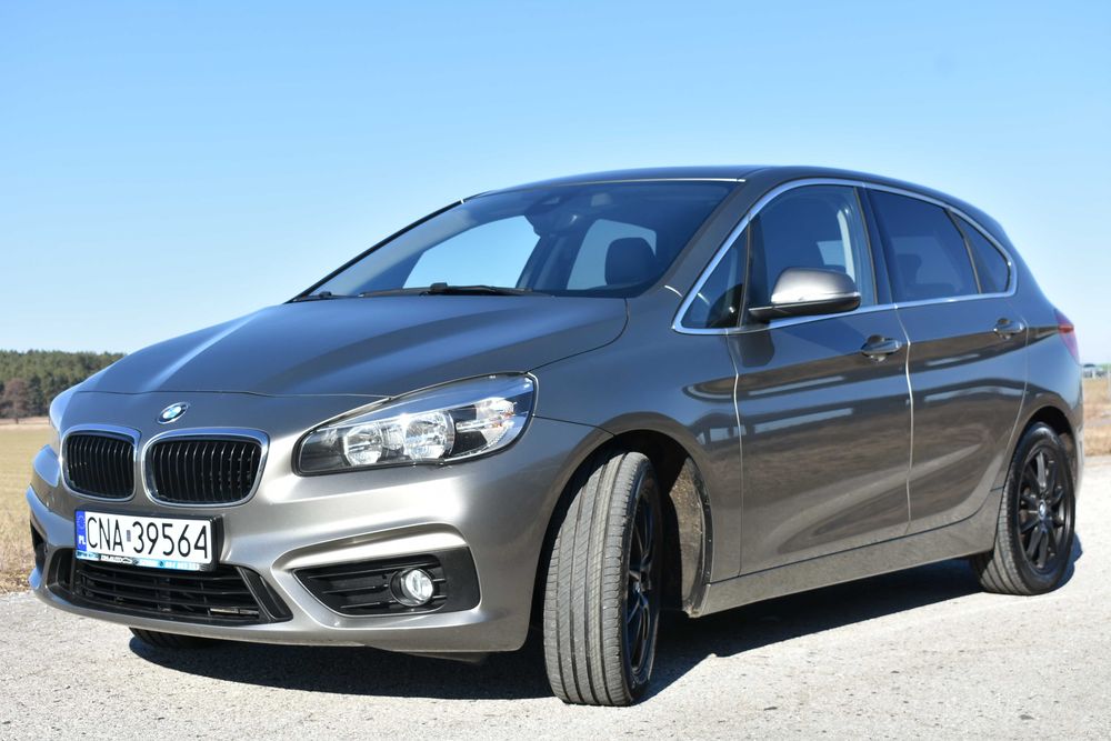 BEZWPADKOWE BMW 218d 2015r Active Tourer Skóra Panorama Nowe Opony