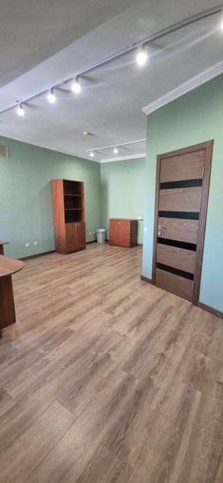 Офісне приміщення на 3кабінети з кухнею та санвузлом