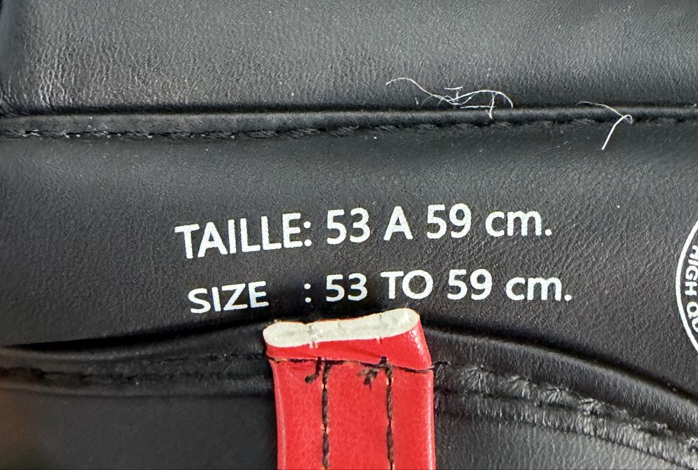 Шолом боксерський Venum  Боксерські рукавиці Venum Impact 12 oz