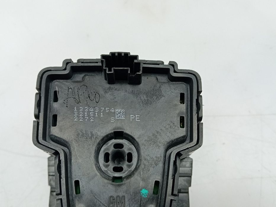 Comando / botão / interruptor multifunções OPEL Insignia A (G09)