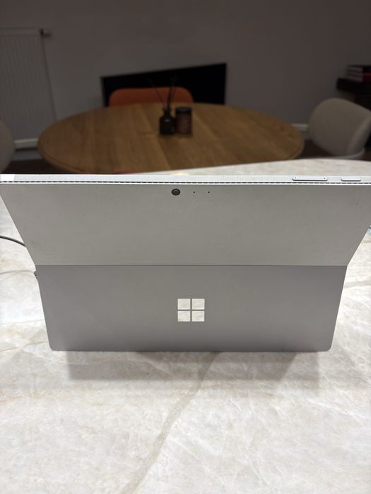 Tablet z klawiaturą Microsoft surface 4 pro