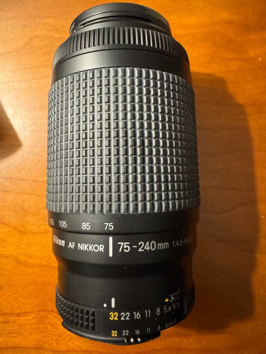Máquina Fotográfica NIKON F80 Reflex Analógica - Como Nova