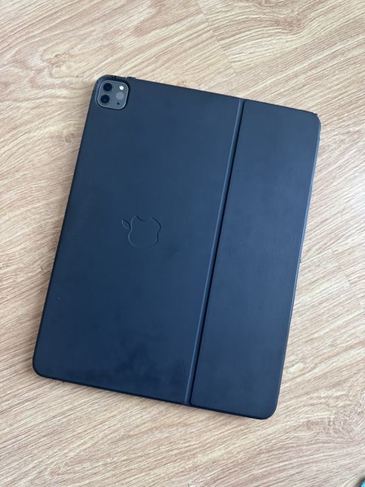 Ipad 4 Geração Pro de 128gb 12,9” com Teclado da Apple