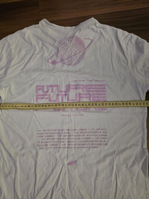 T-shirt 4F rozmiar 158