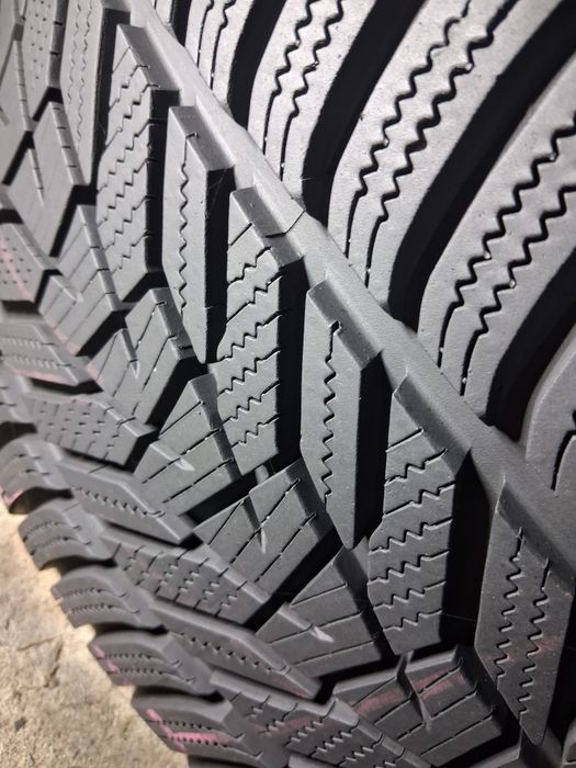255/35 R20 Hankook isept evo 3 шини б/у зима  Пара