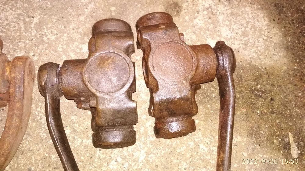 Поворотные кулаки Газ 69 Победа М 20