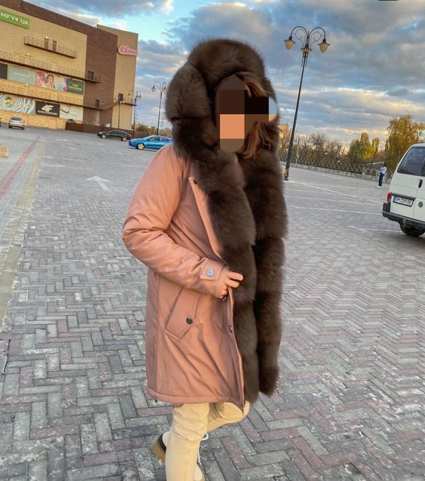 Зимова куртка з натуральним хутром+ шапка,парка в шоколадному кольорі