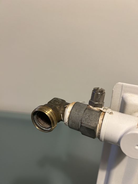 4 Radiadores de instalacao de aquecimento central da marca Roca