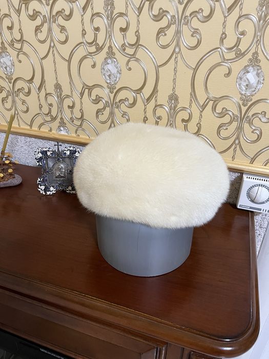 Норковый берет из светлой норки,56-57-58 размер, белый берет из норки.