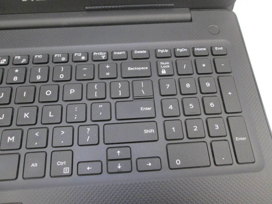 Dell Vostro 3591 / i5-10th / 8GB DDR4 / 256GB SSD / 15.6" FullHD Win11