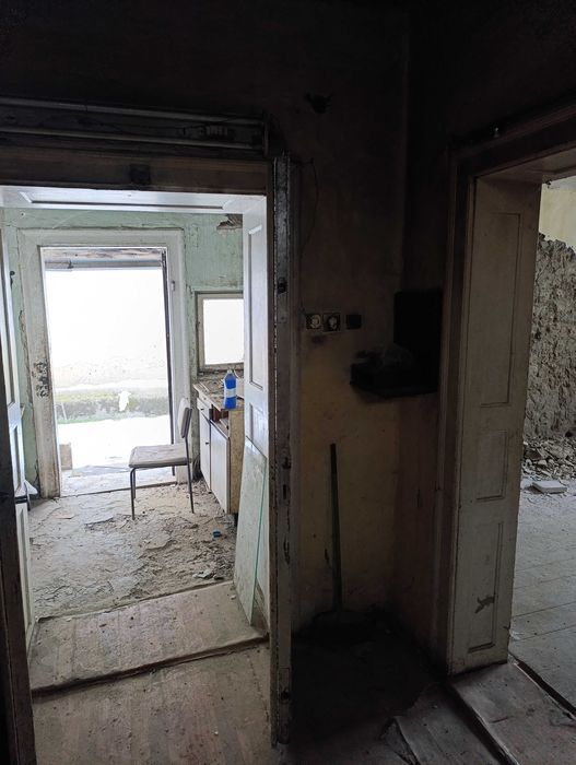 Ділянка з будинком