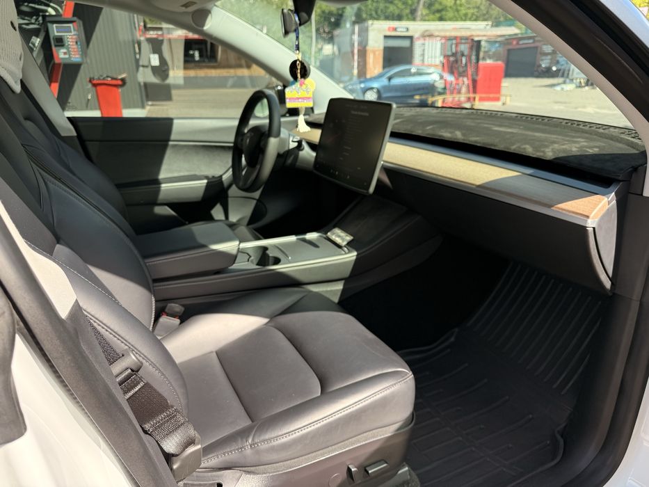 Продам Tesla Model Y