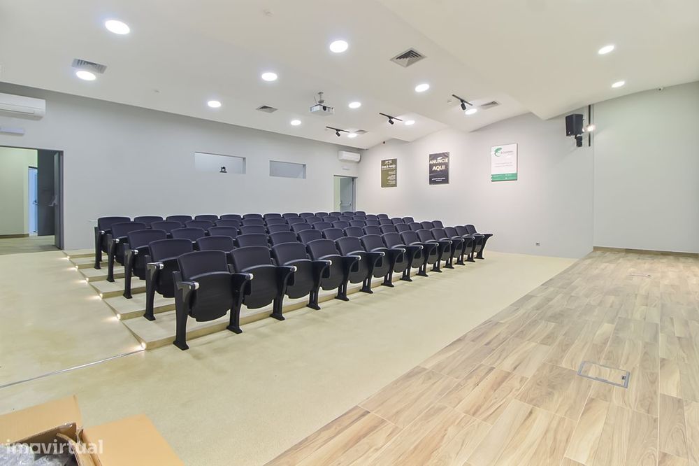 Auditório 73 lugares - pague diretamente ao proprietário sem juros. — Bougado (São Martinho E Santiago), Porto