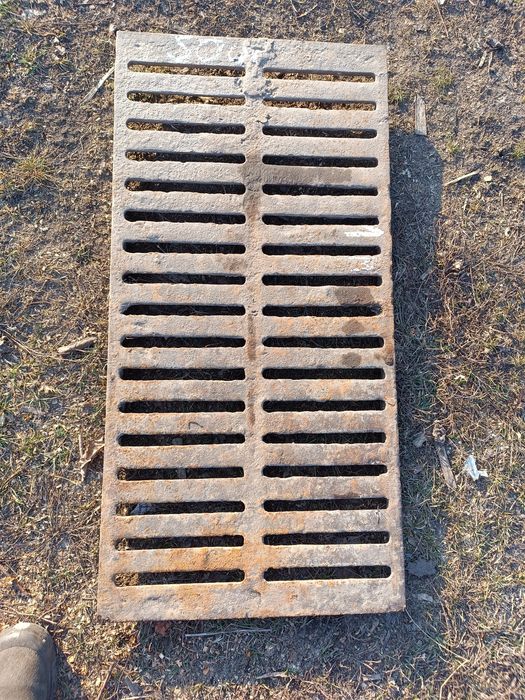 Продам чавунні решітки.довжина1м.ширина50см