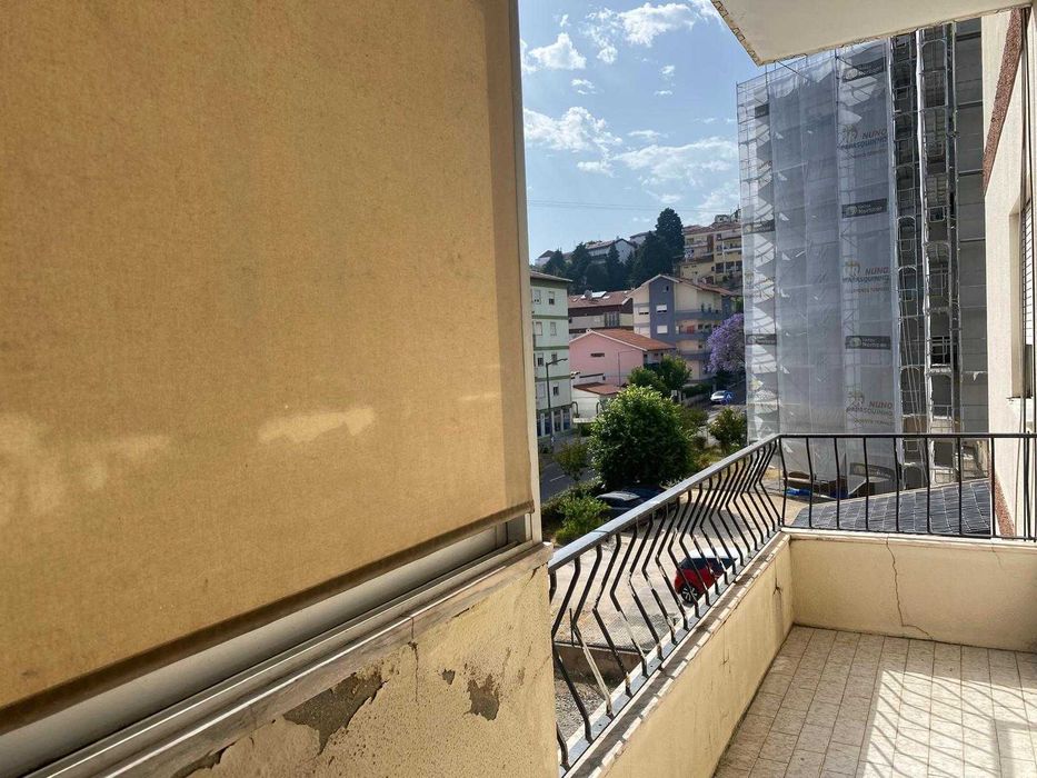 Arrenda-se T3 em Santa Apolónia, Coimbra - Estacionamento Privativo
