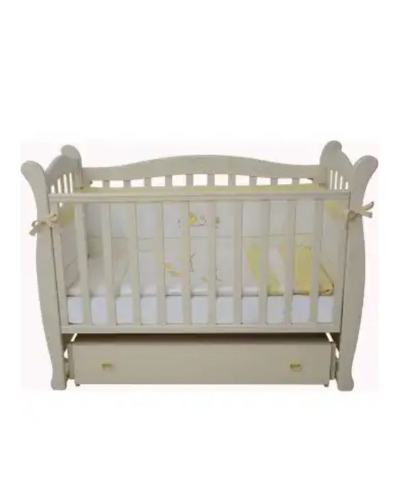 Lite drewno ,Łóżko z kółkami, systemem bujania, szufladą, materacem ko