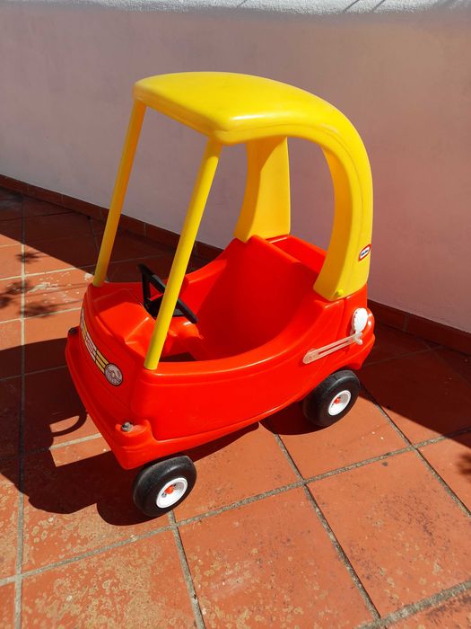 Carrinho little tikes e triciclo feber