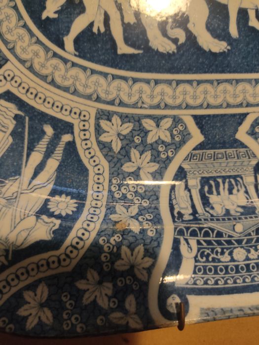 Vintage: Prato de cerâmica bastante antigo com padrão grego da Spode