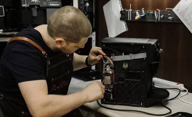 Ремонт профессиональных кофемашин Чистка и настройка кофемашин