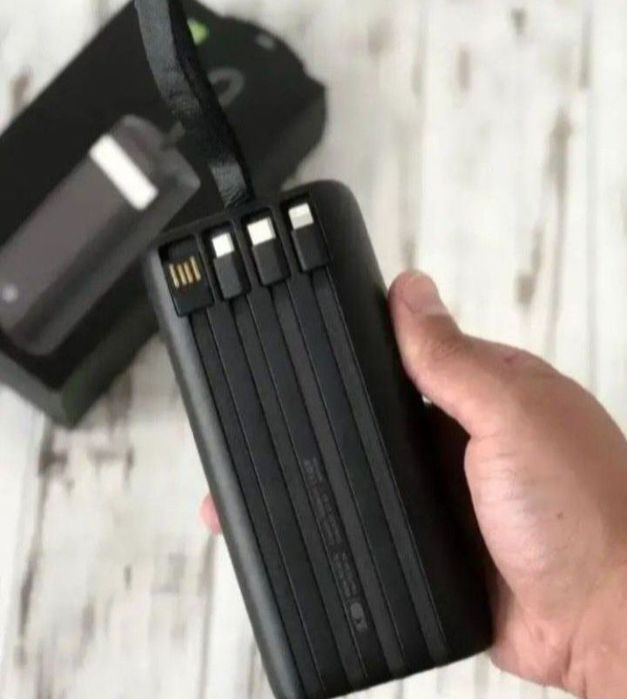 Поверь банк на 30000,с фанарем,с быстрой зарядки