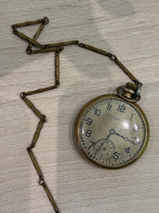 Годинник ручний     studebaker