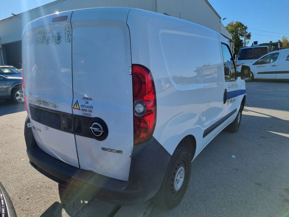 Opel Combo 1.3 CDTi de 2014 para peças