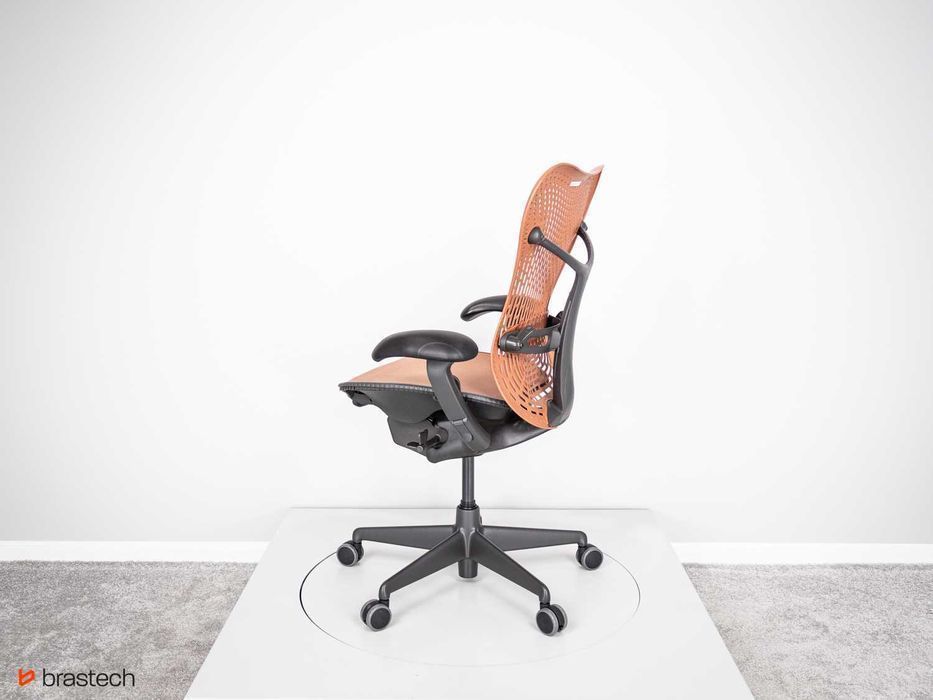Fotel biurowy obrotowy Herman Miller Mirra odnowiony PRO