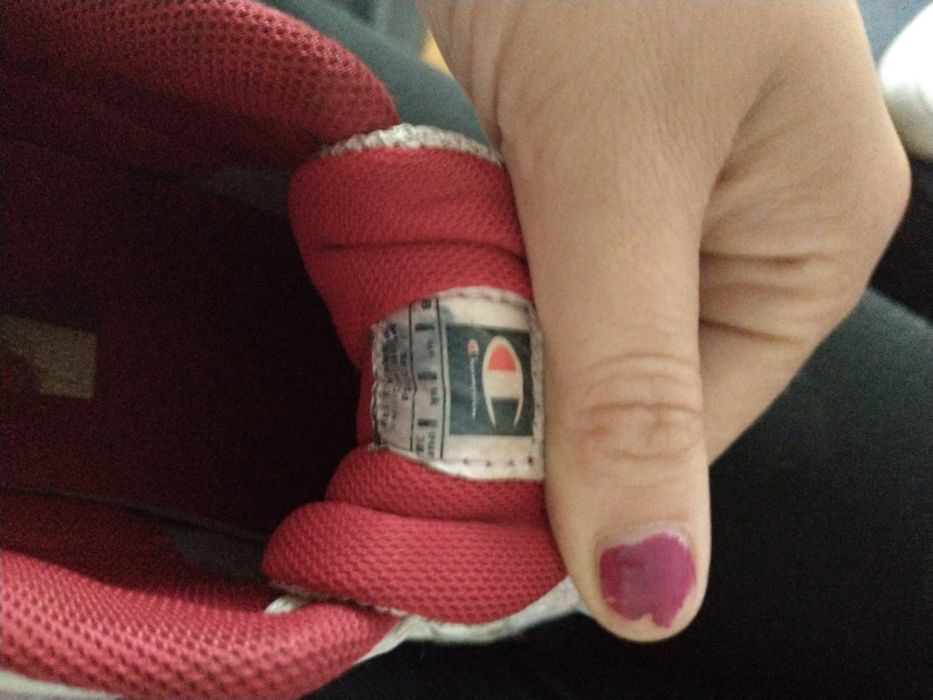 Półbuty firmy champion