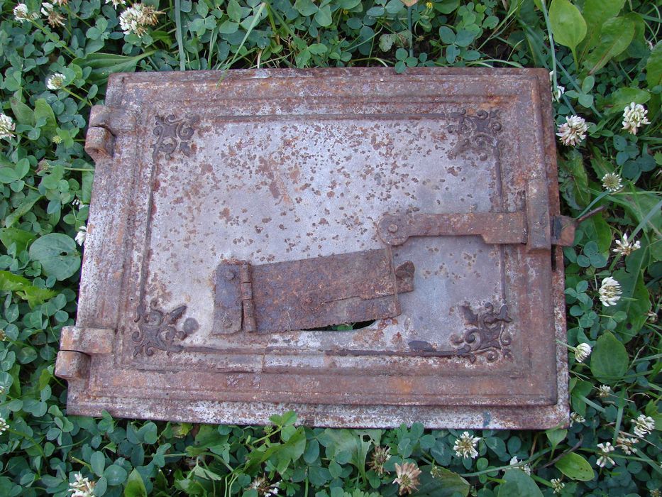 Stare ozdobne  drzwiczki żeliwne 33x26cm