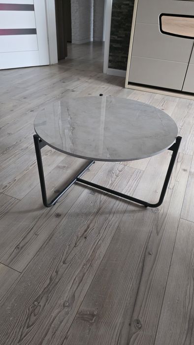Stolik kawowy z ceramicznym blatem