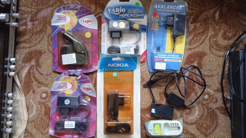 Зарядные устройства Дата кабели. Старые модели. Корпуса.