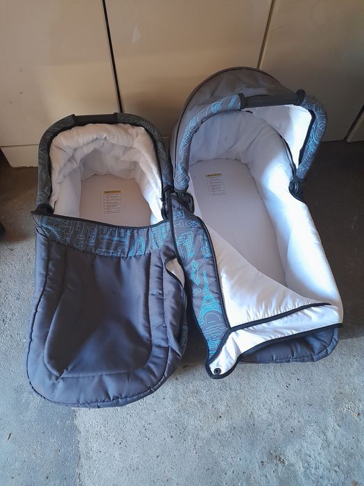 Duas camas de grades,duas cadeiras refeição  e carro de gemeas