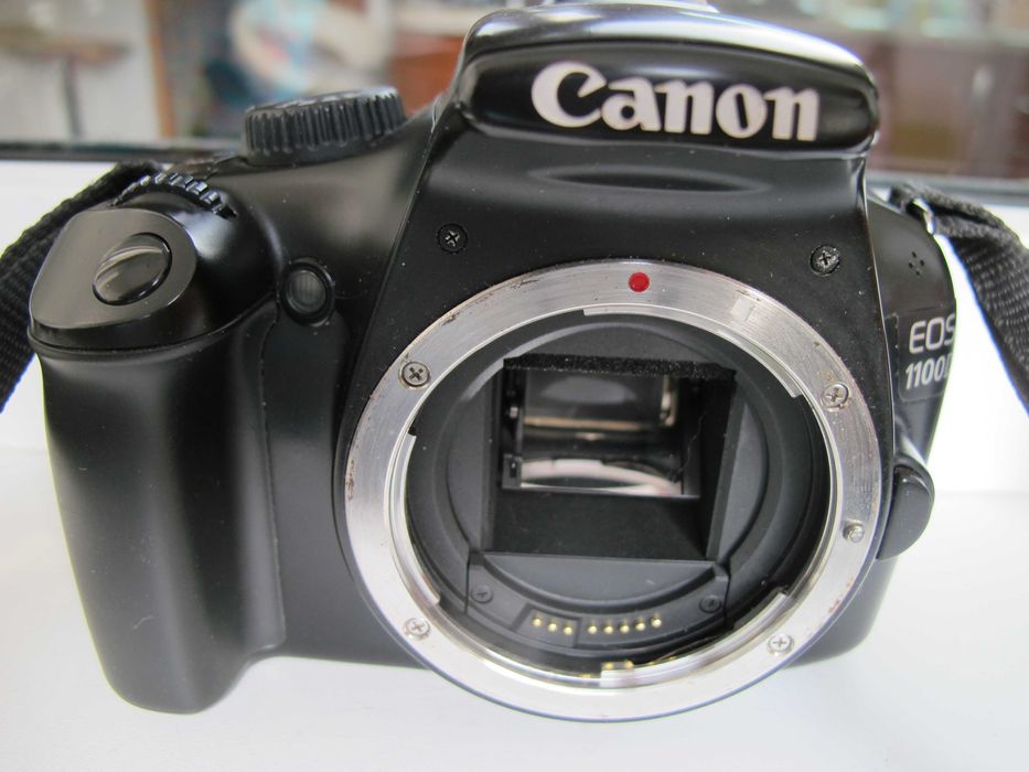 Canon  EOS 1100D