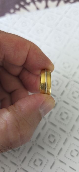Vendo um par de alianças em ouro 19.2 k.