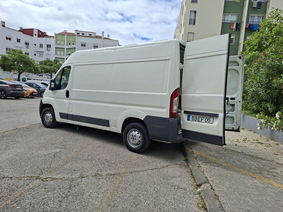 Carrinha-mudanças-recolhas460313987866306561