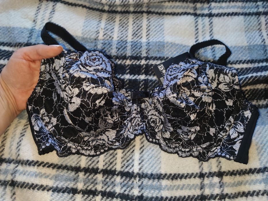 Бюстгальтери звичайні та ДІОРЕЛЛА