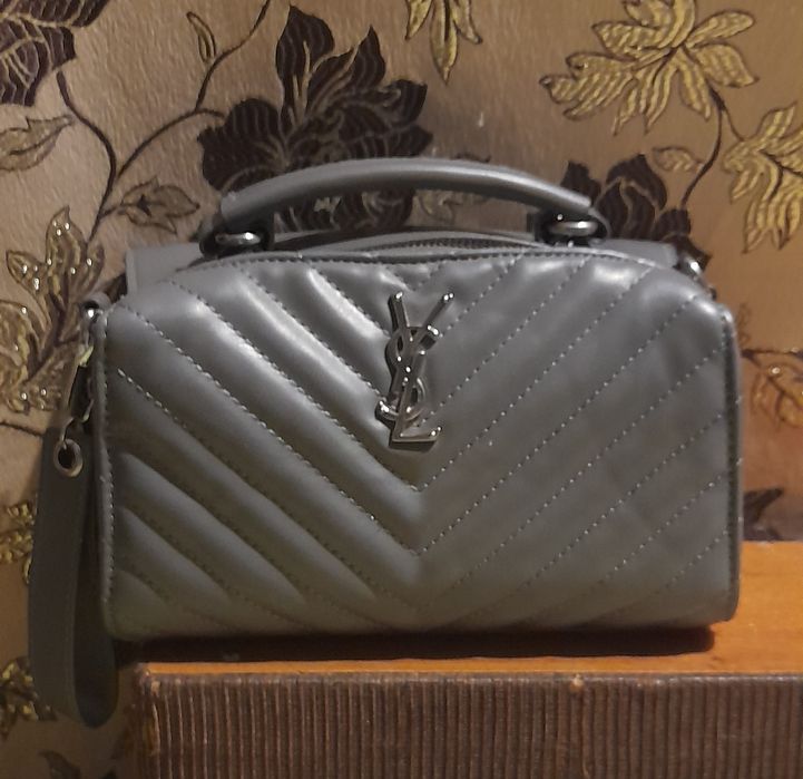 Модні сумочки стан новий