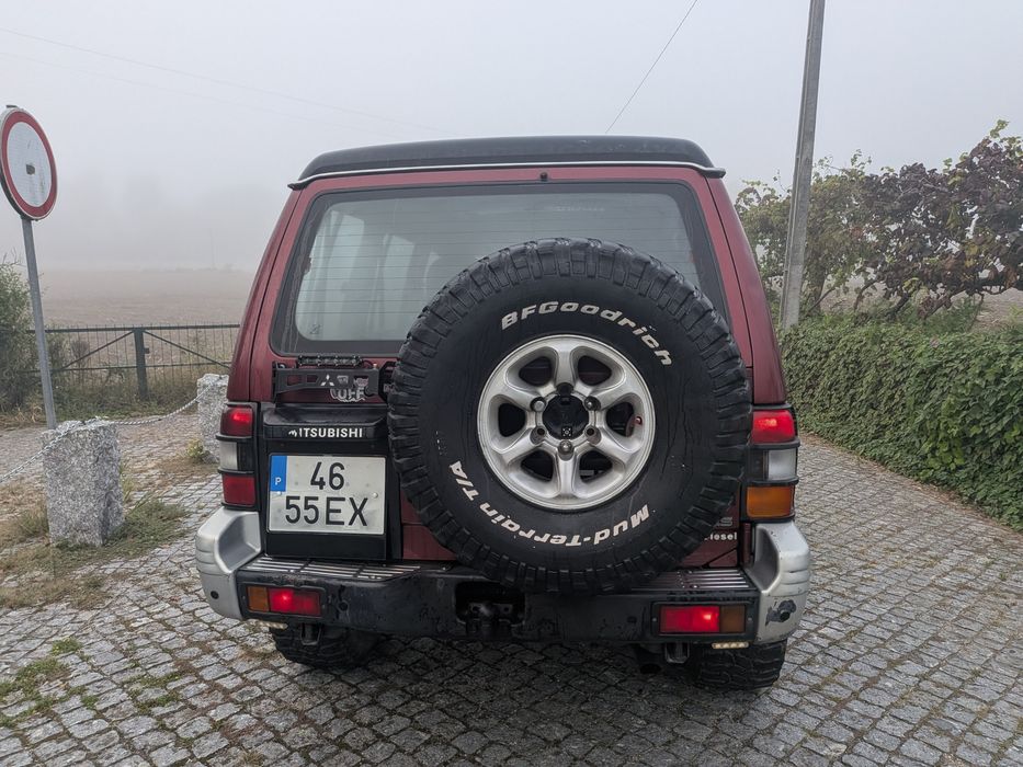 Mitsubishi Pajero 2.8  longo full extras