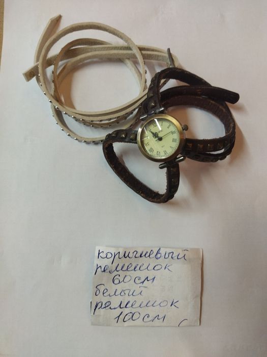 Часы наручные женские с батарейкой.