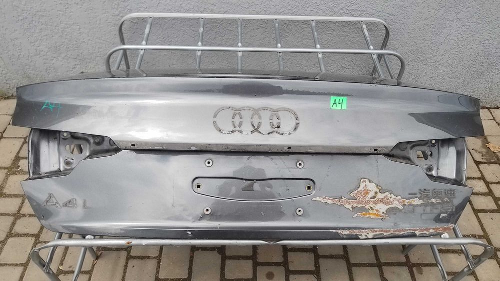 Кришка багажника  Audi A4 2024 після ремонту