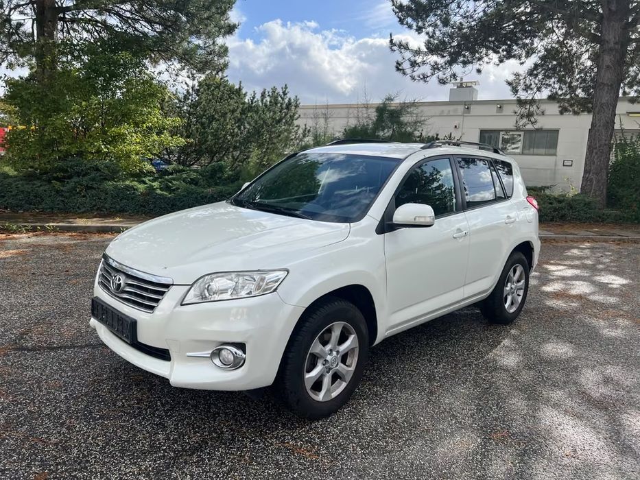 Toyota RAV-4 2012...