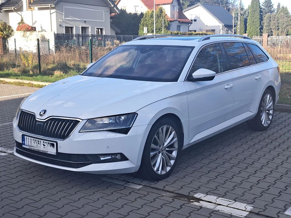 Skoda Superb z polskiego salonu, szyberdach, fotele elektryczne