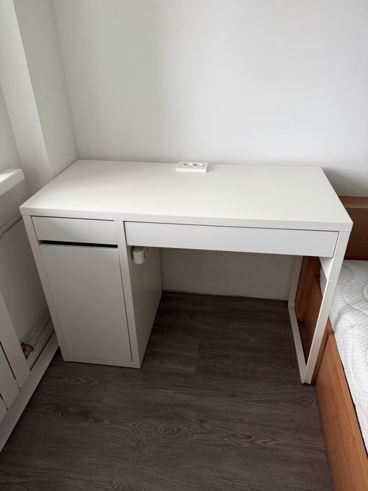 Письменный стол белый
